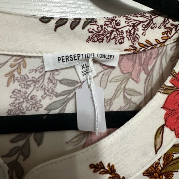 Floral Ruffle Sleeve Top - Red and White - Picture 2 of 8